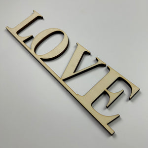 Schriftzug 3D aus Holz "LOVE"