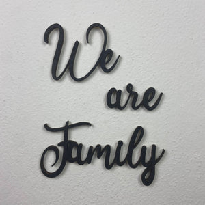 Schriftzug 3D aus Holz "We are Family" | Holz Schriftzug | Wandtattoo Holz | Wanddeko