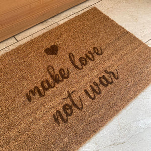 Fußmatte Kokos "make love not war"