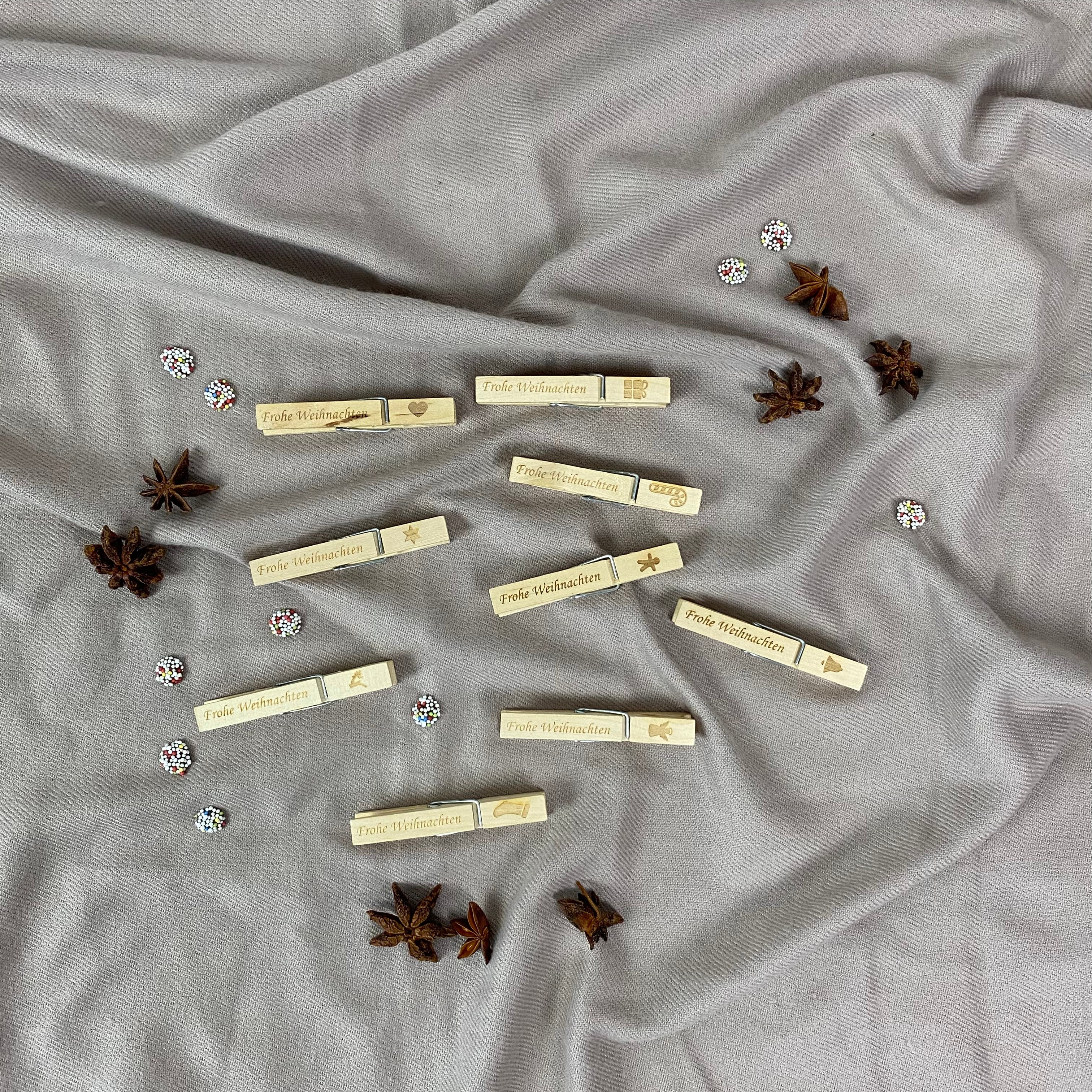 Wäscheklammer "Frohe Weihnachten" aus Holz