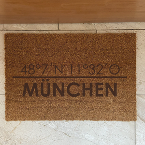personalisierte Kokos Fußmatte "MeineStadt"
