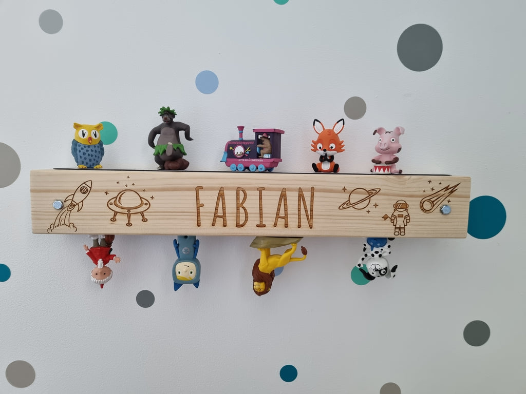 Tonie Regal für Kinder - Wandregal / Wandboard aus Massivholz - mit individueller Gravur