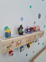 Tonie Regal für Kinder - Wandregal / Wandboard aus Massivholz - mit individueller Gravur