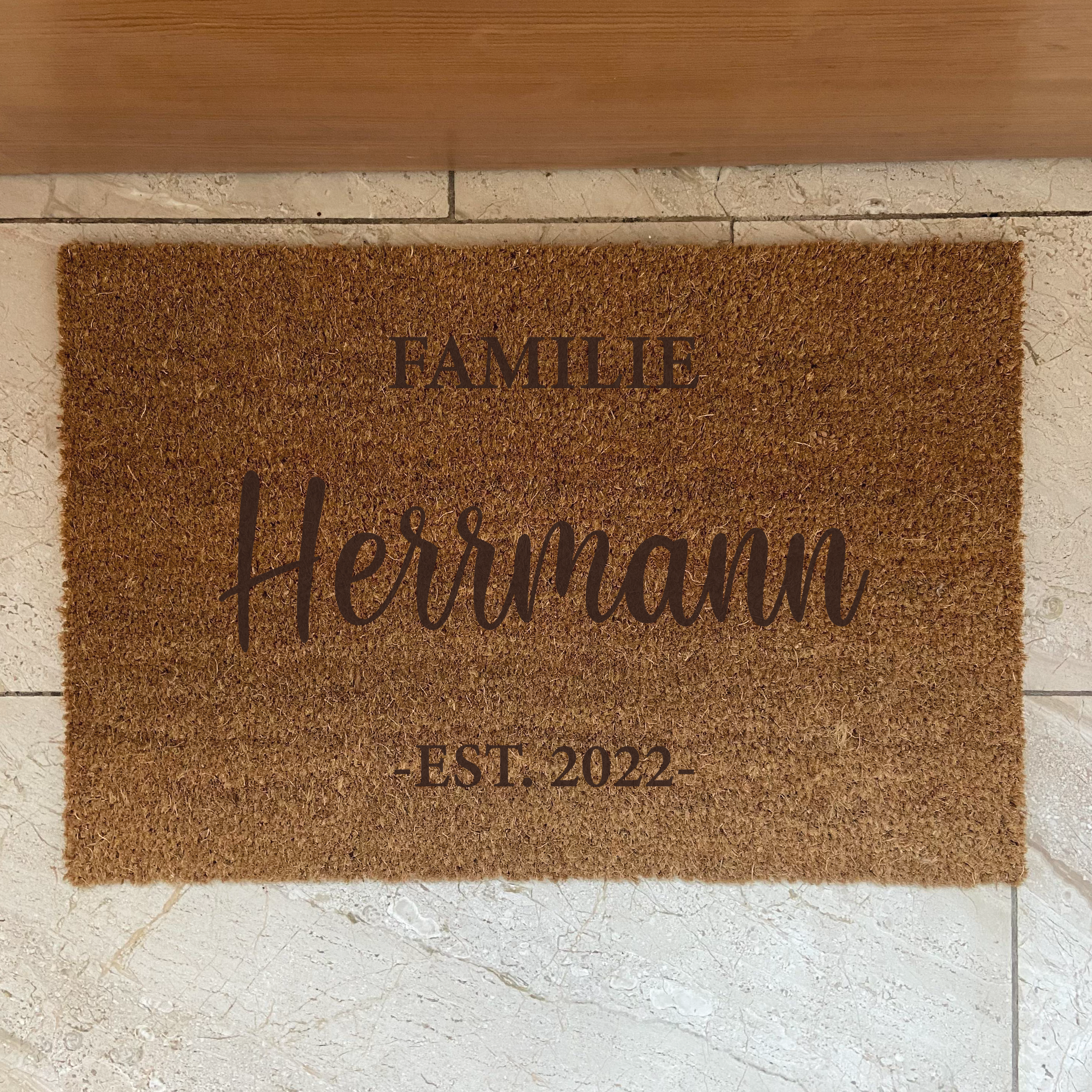 personalisierte Fußmatte Kokos "FAMILIE EST." | Geschenk Hochzeit | Einzugsgeschenk | Türmatte