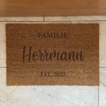 personalisierte Fußmatte Kokos "FAMILIE EST." | Geschenk Hochzeit | Einzugsgeschenk | Türmatte